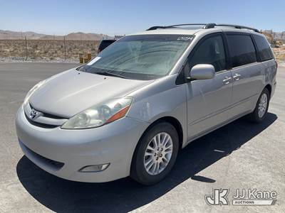 2010 Toyota Sienna Mini Passenger Van