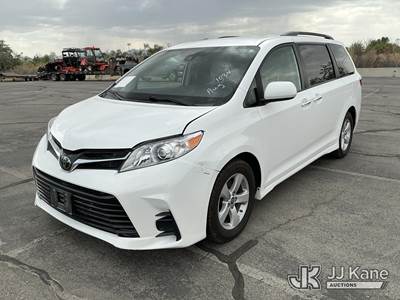 2020 Toyota Sienna Mini Passenger Van