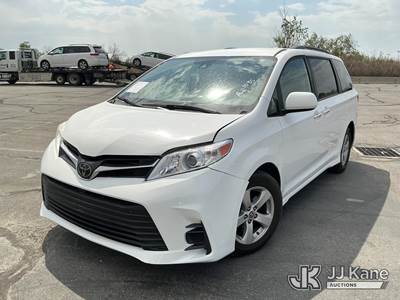 2020 Toyota Sienna Mini Passenger Van