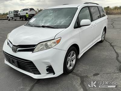 2019 Toyota Sienna Mini Passenger Van