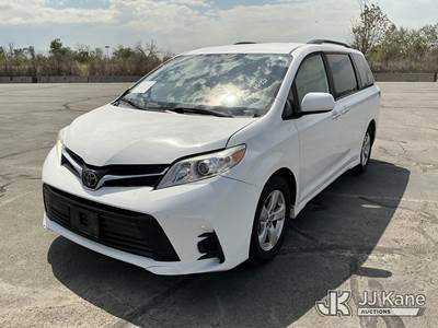2020 Toyota Sienna Mini Passenger Van