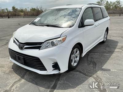 2020 Toyota Sienna Mini Passenger Van