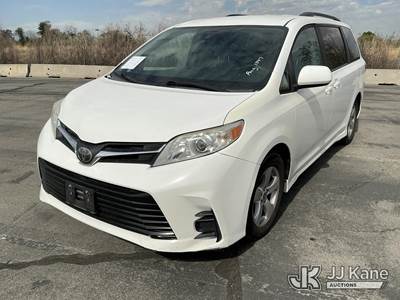 2018 Toyota Sienna Mini Passenger Van