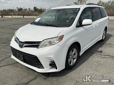 2018 Toyota Sienna Mini Passenger Van