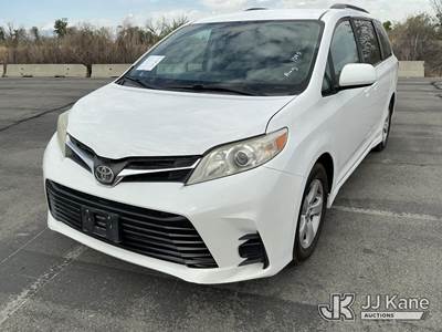 2018 Toyota Sienna Mini Passenger Van