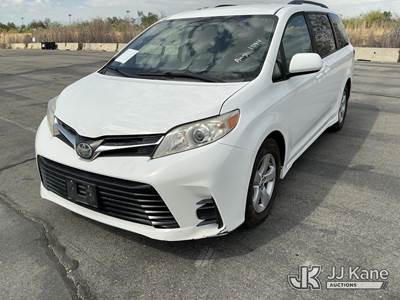 2018 Toyota Sienna Mini Passenger Van