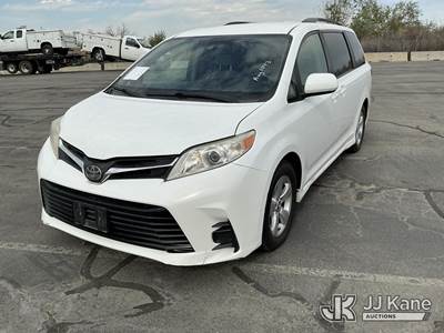 2018 Toyota Sienna Mini Passenger Van