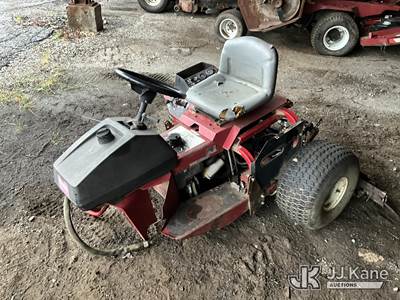 Toro Sand Pro 5000 Sand Rake, Briggs & Straton Hydrostatic