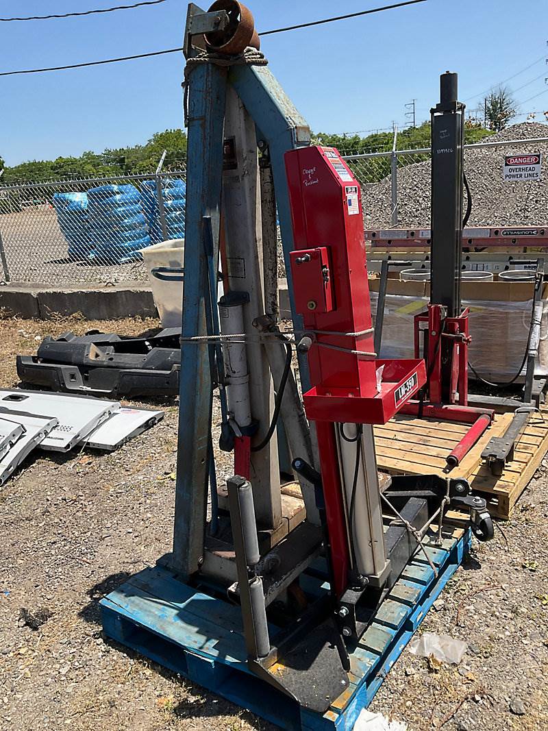 OTC Engine Hoist & Wheel Lift (Condition Unknown) For Sale Plymouth