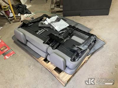 2024 Chevy Suburban Rear Seats 1GNSKBKT7RR354541 NOTE: This unit is being sold AS IS/WHERE IS via Timed Auction and is located in Des Moines