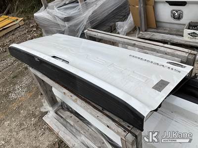 2022 Chevy 2500 Tailgate