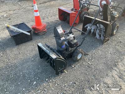 Yard Machines 22in Snowblower Gas Pwrd. (Runs)