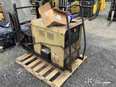 1995 Hobart Welder Titan 8 AC/DC Welder