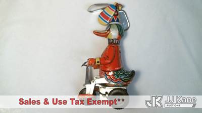 "1 DUCK ON A BIKE TOY DRY SACK 2 TOWELS CROCHET BAG WOVEN TRIVET WOVEN PLATE HOLDER CLAY ROCK MISC DRIED PIECES BROKEN CLAY DISH METAL BOWL BEADED BOX WITH SHELLS GLASS DISH 1 REMINGTON KNIFE 1 MINITURE CRADDLE BOARD GLASS PAPER WEIGHT RULER 1 CASIO WATH WITH BAND ON STAND "