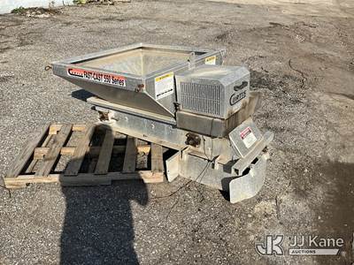 Curtis Fast-Cast 550 Series Spreader (Seller States: Bad Motor)
