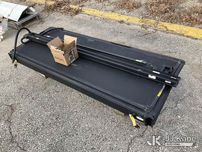 2017 Chevrolet Flip Up Bed Cover