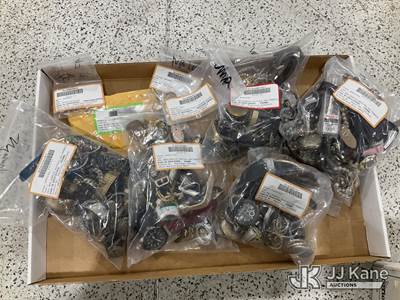 Box w/ Jewelry & Misc Items NOTE: This unit is being sold AS IS/WHERE IS via Timed Auction and is located in Salt Lake City