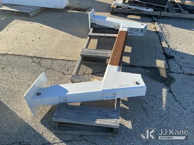 Unmounted Outrigger Assembly (Condition Unknown)