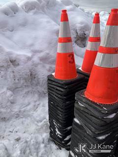 (25) 28 inch Safety Cones
