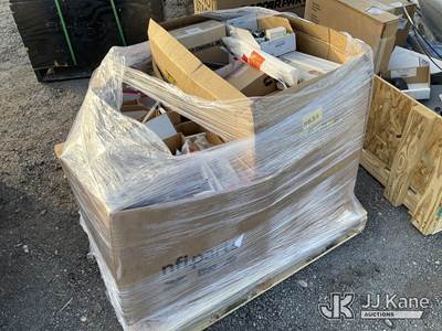 Pallet w/ Bus Parts