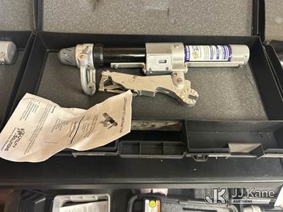 Utility Solutions XLT Load Break Tool