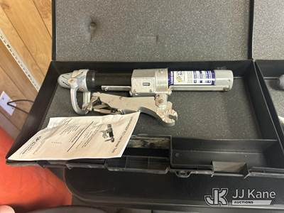 Utility solutions xlt load break tool