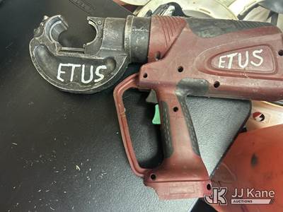 Burndy battery operated compression wrench