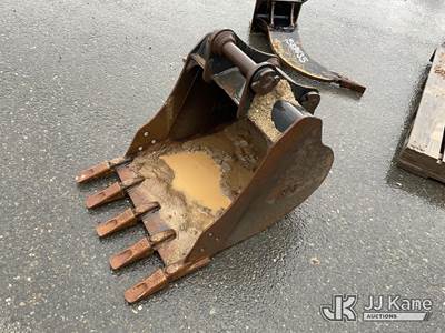 24” Cat Bucket (Used)