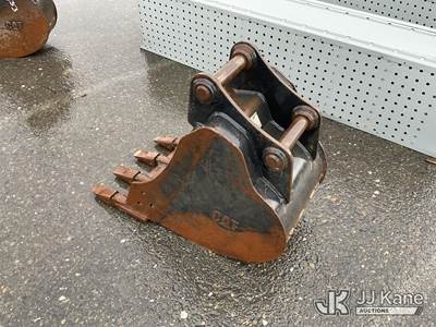 16” Cat Bucket (Used)