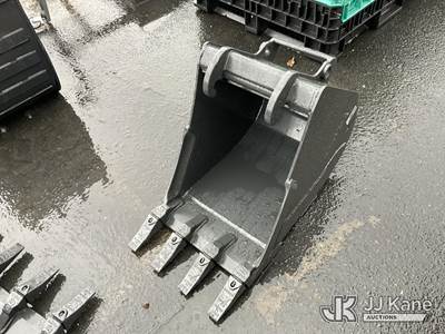 18” Bobcat Bucket (Used)