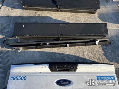 (1) Roll-N-Lock Bed Cover (Used) (With Rails