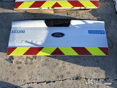 (1) Ford Super Duty Tail Gate With Backup Camera (Used)