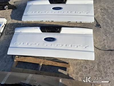 (1) Ford Super Duty Tail Gate With Backup Camera (Used)