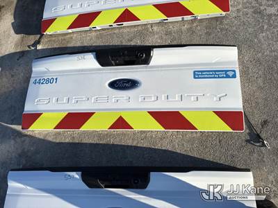 (1) Ford Super Duty Tail Gate With Backup Camera (Used)