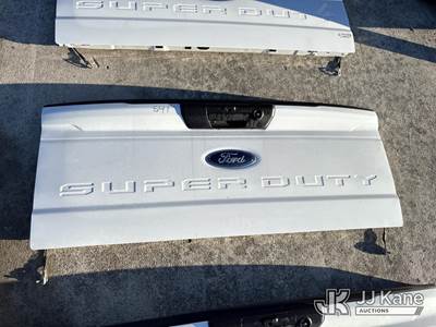 (1) Ford Super Duty Tail Gate With Backup Camera (Used)