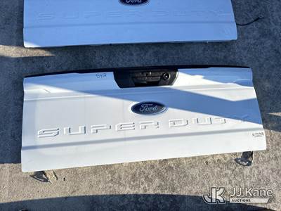 (1) Ford Super Duty Tail Gate With Backup Camera (Used)