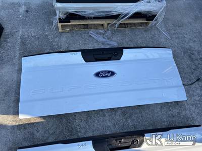 (1) Ford Super Duty Tail Gate With Backup Camera (Used)