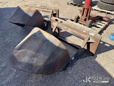 Tree Scoop Skid Steer Attachment (Used) (BUYER RESPONSIBLE FOR LOAD OUT – NO FORKLIFT ONSITE FOR ASSISTANCE)