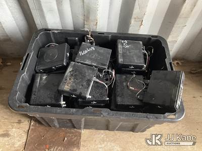 Motorola AAM01JQH9JA1AN 2-Way Radios (Incomplete )