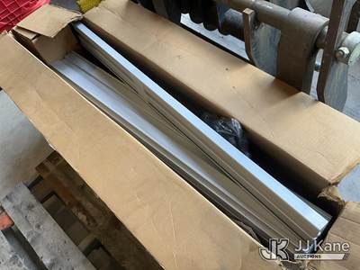 Whelen Engineering Co. Emergency Vehicle Light Bar (New/Unused)