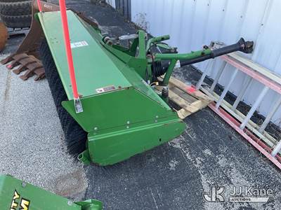 John Deere 60 Heavy Duty Hydraulic Broom (Seller States: PTO Shaft Bent)