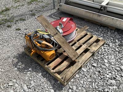 Hyd. Hose Reel & Electric Hoist Winch (Condition Unknown)