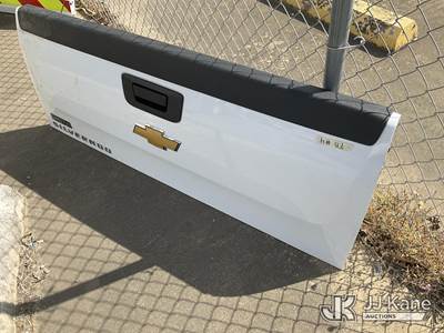 Used Pickup Truck Tailgate for 2009-2015 Ford or Chevy Pickup
