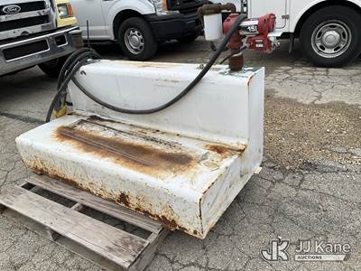 Fuel Tank w/ pump & hose