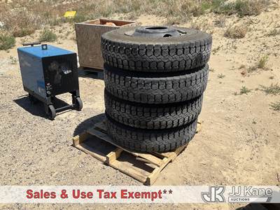 Pallet of 4 Firestone T546 Radial 10.00R20 Wheels and Tires (Used)
