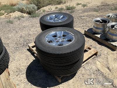 1 Pallet - 4x Dodge Wheels & Tires - Toyo Open Country LT265/70R17 (Used)