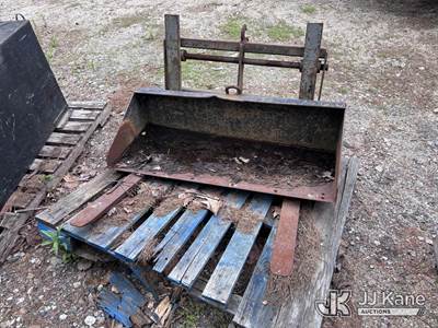 Mini Skid Steer 36" Forks & 44" GP Bucket