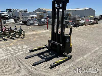 Vestil S-118-AA Pallet Stacker (Runs