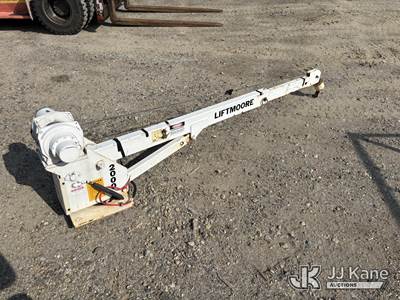Liftmoore 2000 Mechanics Service Crane (Condition Unknown) (Controller & Boom Rest In Office)