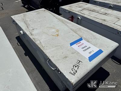 Used McWelco Tool Box with Exterior Defects